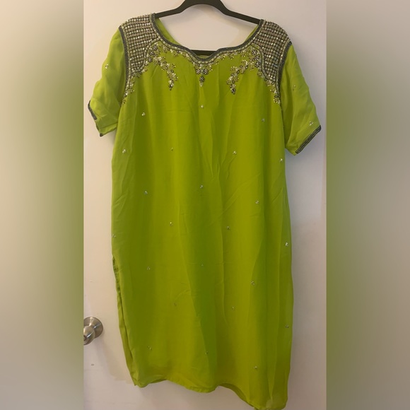 🎉  🌻SALE $20🌻 Indian Suit - Picture 2 of 12